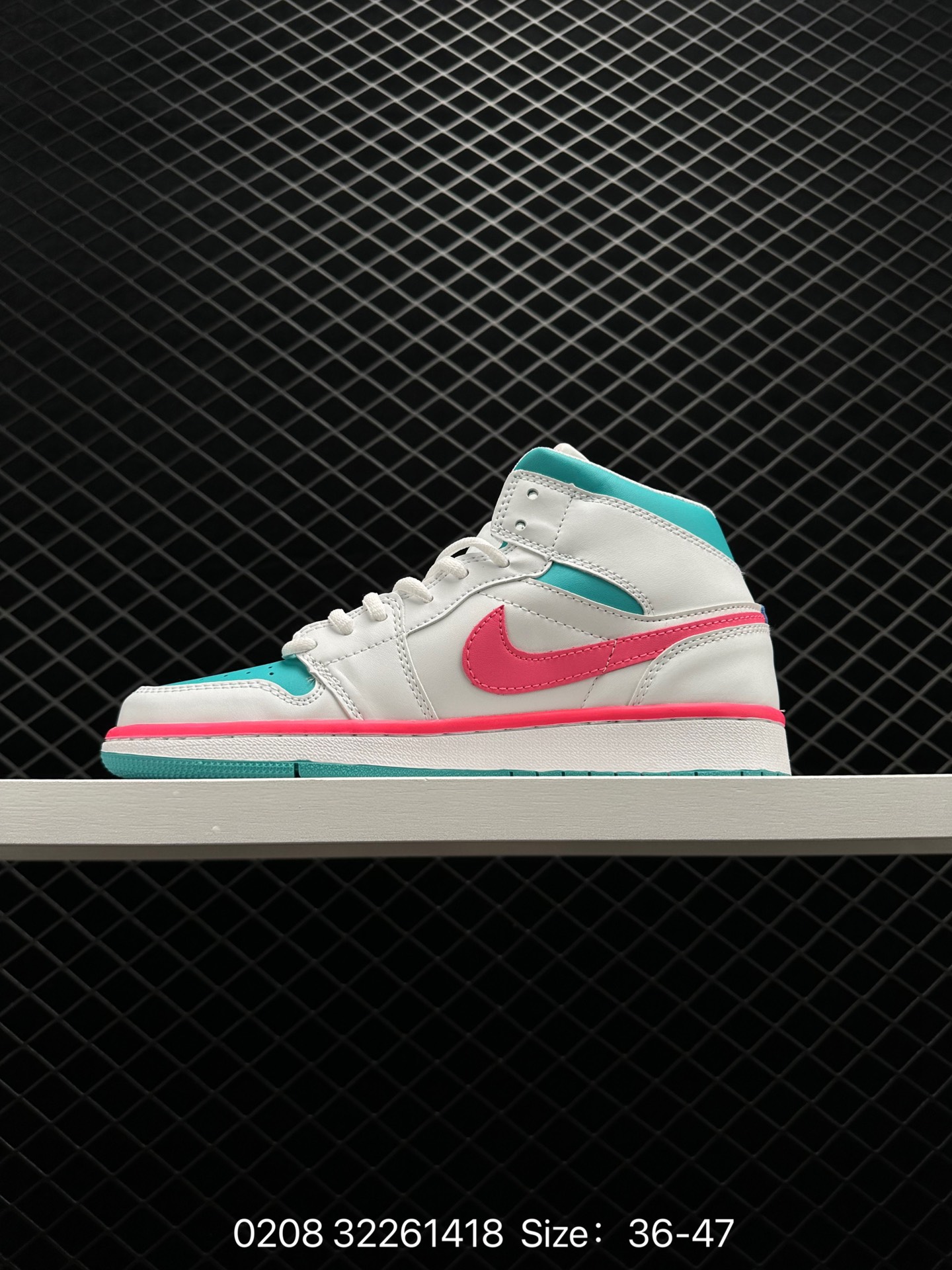 Nike Air Jordan 1 Retro Mid OG 